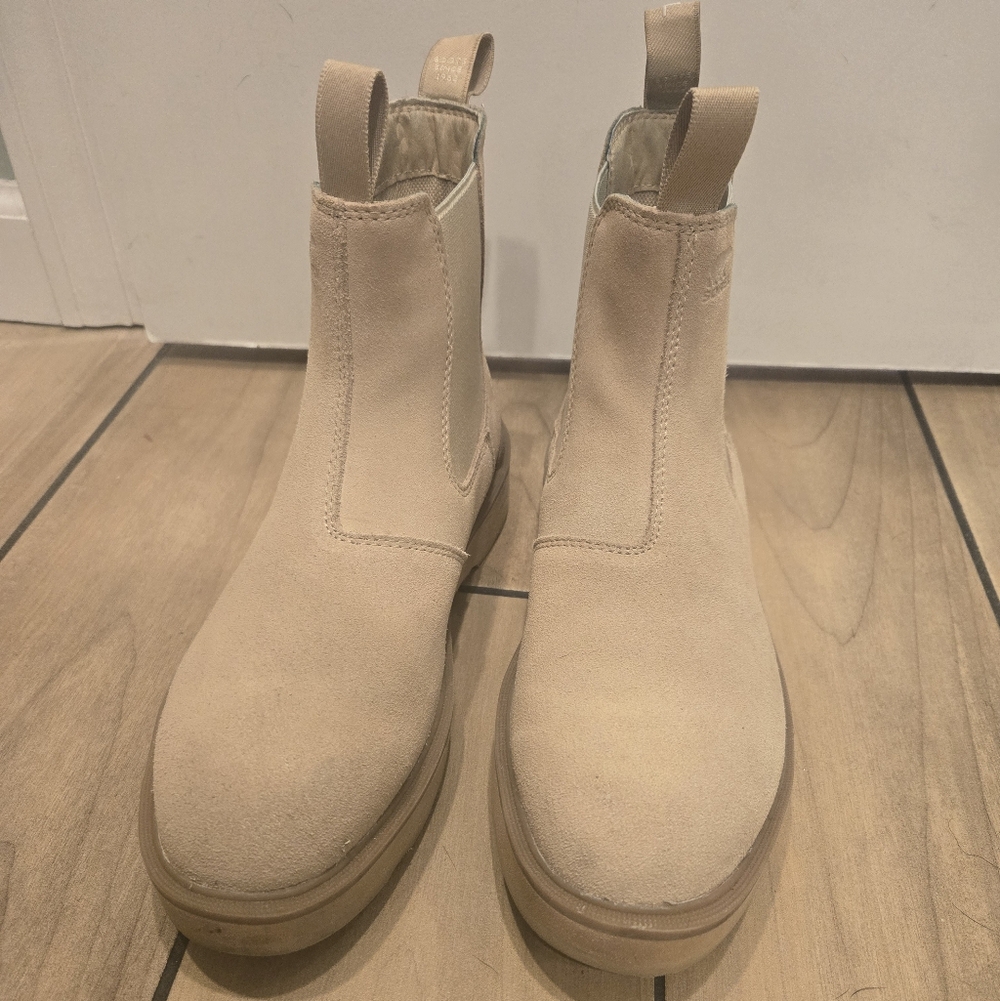 Sorel Tan Chelsea Boots